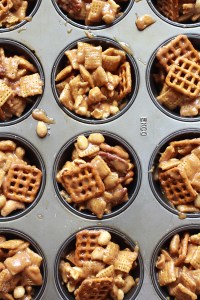 Idiot-Proof-Snickerdoodle-Peanut-Butter-Chocolate-Chex-Mix-Bars-7